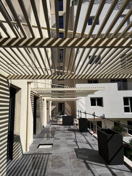 Création de pergolas sur mesure pour un logements privé à Montpellier proche de Nimes