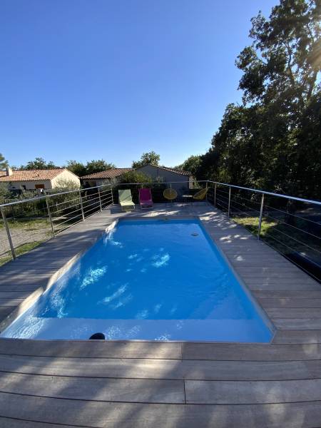 Pose de garde-corps extérieur en inox pour piscine à Quissac proche de Nimes