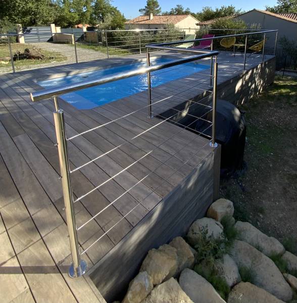 Achat de garde-corps extérieur en inox pour piscine à Quissac proche de Nimes